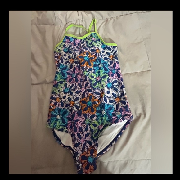 GIRLS LARGE SWIMSUIT - Picture 1 of 4